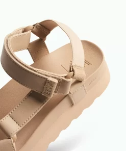 REEF Sandals>Cushion Rem Hi Oasis