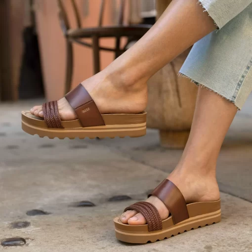 REEF Sandals | Slides>Cushion Vista Hi Chocolate