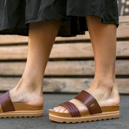 REEF Sandals | Slides>Cushion Vista Hi Chocolate