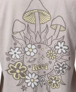 REEF T-Shirts>Far Out Short Sleeve Washed Tee Almond Milk Mineral