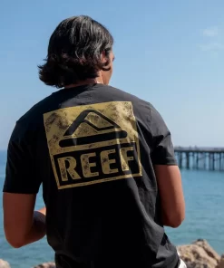 REEF T-Shirts>Wellie Short Sleeve T-Shirt Caviar