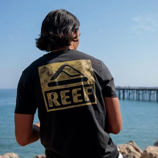 REEF T-Shirts>Wellie Short Sleeve T-Shirt Caviar